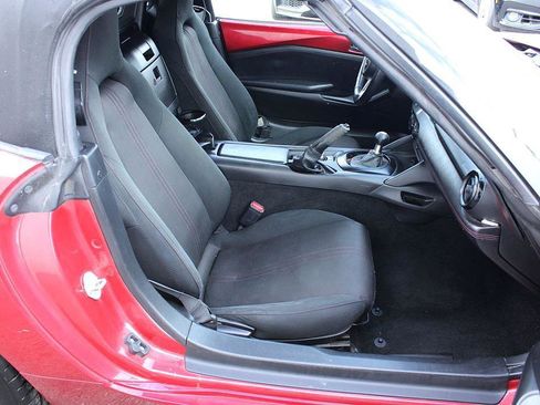 Used 2016 MAZDA MX-5 Miata Club image 12