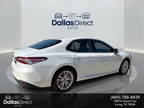 Used 2018 Toyota Camry XLE image 6