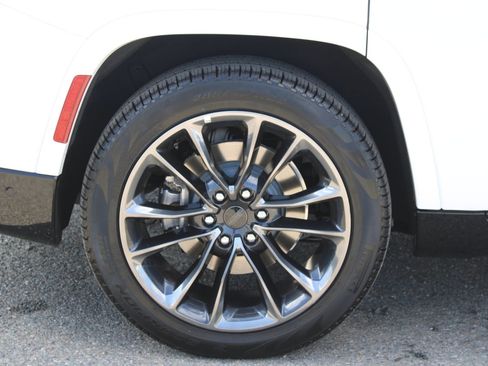 New 2025 Jeep Grand Wagoneer Series III w/ Rear Seat Video Group 1 image 6