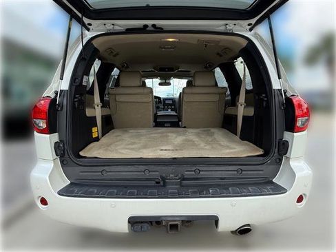 Used 2014 Toyota Sequoia Platinum RWD image 6