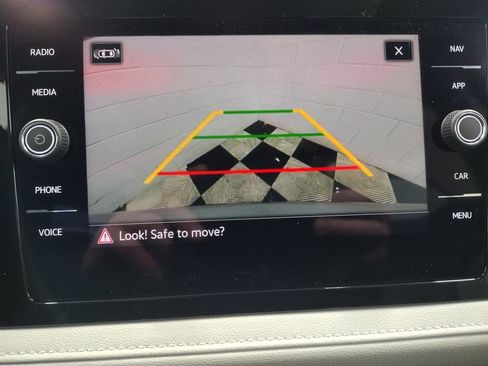 New 2025 Volkswagen Taos SEL image 9