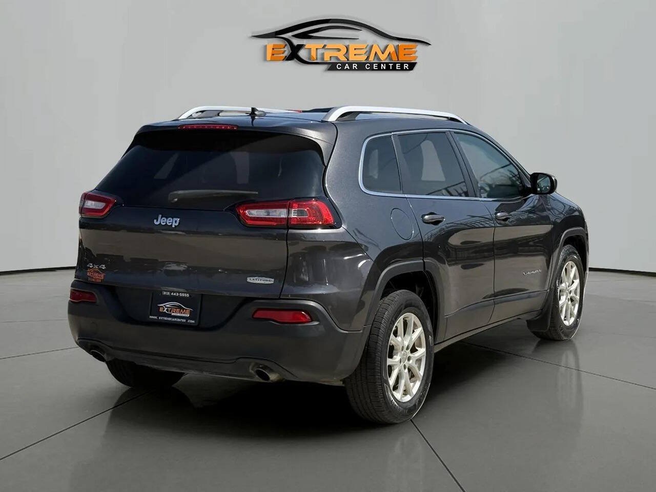 Used 2014 Jeep Cherokee Latitude w/ Cold Weather Group AWD/4WD image 6