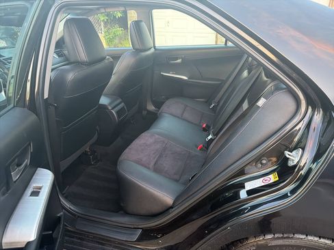 Used 2012 Toyota Camry SE w/ Leather Pkg FWD image 35