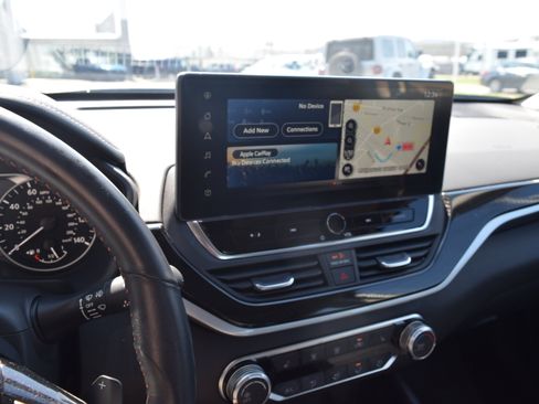 Used 2023 Nissan Altima 2.5 SR w/ SR Premium Package image 10