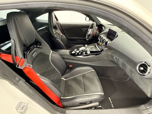 Used 2018 Mercedes-Benz AMG GT R image 19