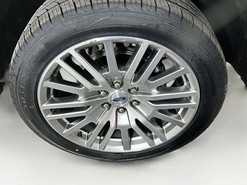 Used 2024 Ford Expedition Limited image 11