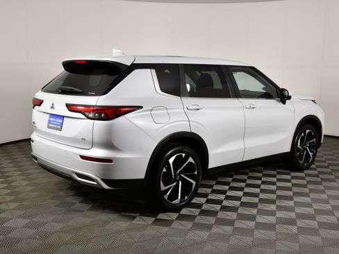 Used 2022 Mitsubishi Outlander SE AWD/4WD image 5