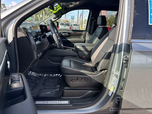 Certified 2025 Chevrolet Suburban Premier image 20