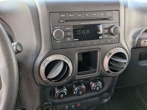 Used 2016 Jeep Wrangler Unlimited Sport AWD/4WD image 12