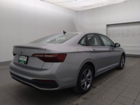 Used 2024 Volkswagen Jetta SE FWD image 10
