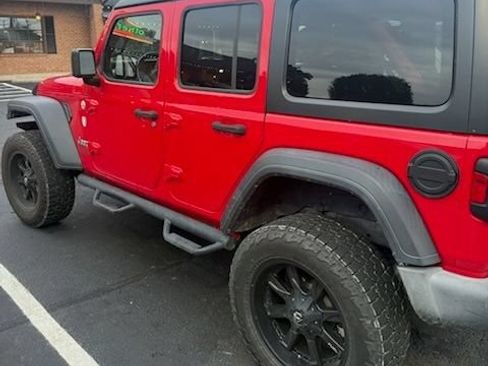 Used 2018 Jeep Wrangler Unlimited Sport S AWD/4WD image 5