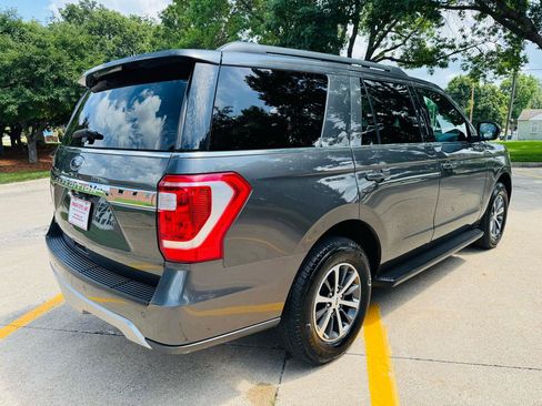 Used 2020 Ford Expedition XLT AWD/4WD image 3