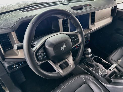 Used 2025 Ford Bronco Outer Banks AWD/4WD image 12