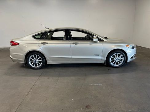 Used 2017 Ford Fusion Energi SE FWD image 3