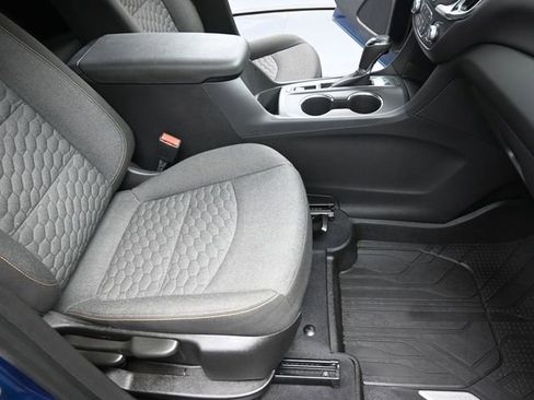 Used 2021 Chevrolet Equinox LT image 26