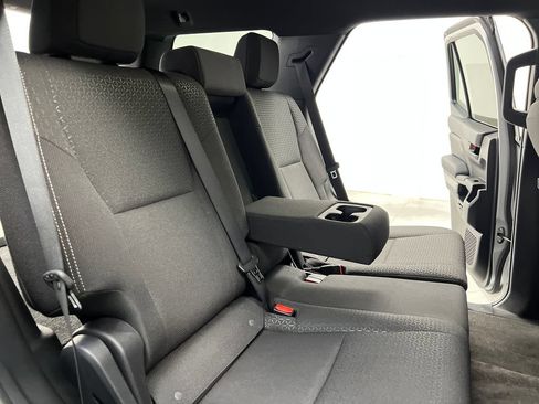 Used 2025 Toyota 4Runner SR5 AWD/4WD image 21