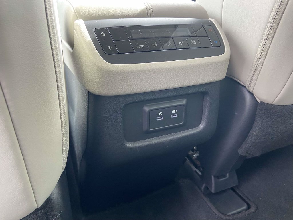 Used 2026 Nissan Pathfinder SL FWD image 14