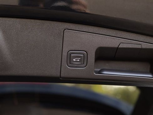 Certified 2024 Cadillac XT4 Sport image 32