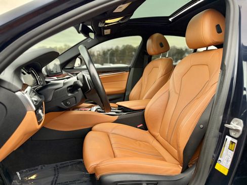 Used 2018 BMW 540i 540i image 2