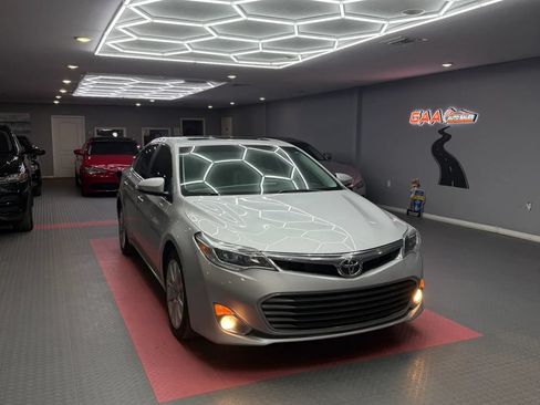 Used 2013 Toyota Avalon XLE Touring FWD image 1