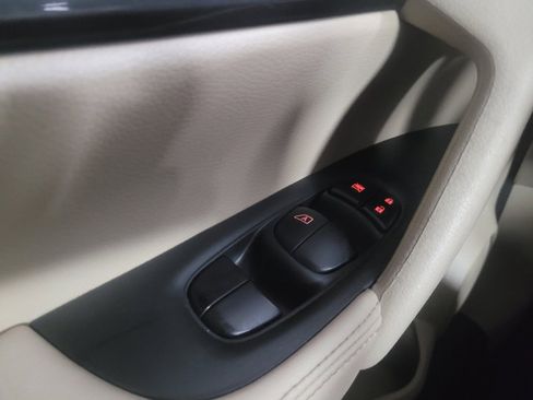 Used 2020 Nissan Rogue SV AWD/4WD image 27