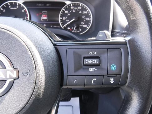 Used 2023 Nissan Rogue SV FWD image 18