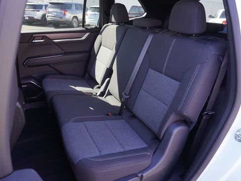 New 2025 GMC Acadia Elevation image 9