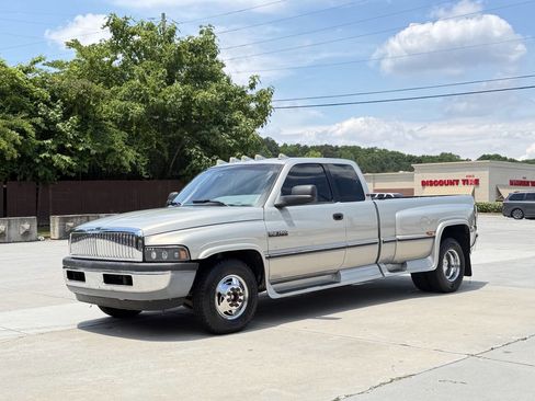 Used 1997 Dodge Ram 3500 Truck 2WD Club Cab image 1