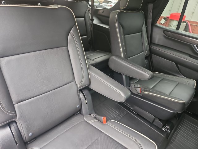 Used 2025 GMC Yukon Elevation w/ Technology Package AWD/4WD image 22