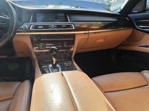 Used 2014 BMW 750i xDrive AWD/4WD image 40