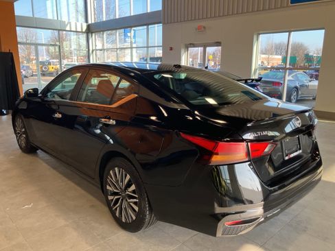 Used 2023 Nissan Altima 2.5 SV image 7