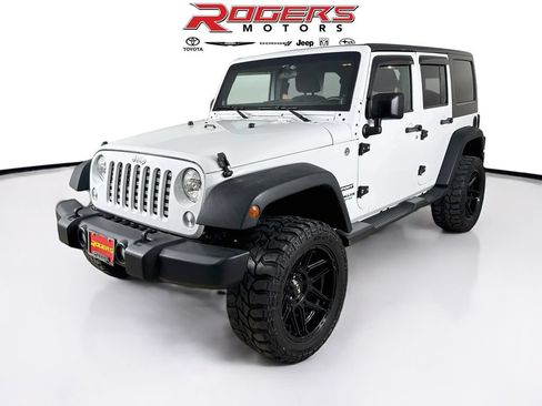 Used 2014 Jeep Wrangler Unlimited Sport AWD/4WD image 3