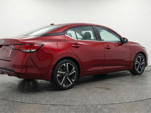 Used 2025 Nissan Sentra SV image 9