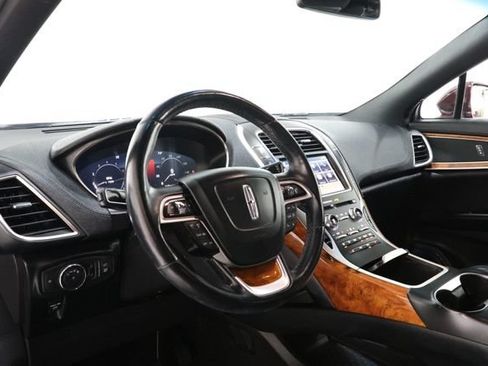 Used 2019 Lincoln Nautilus Select AWD/4WD image 17