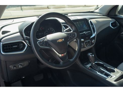 Used 2018 Chevrolet Equinox LT FWD image 11