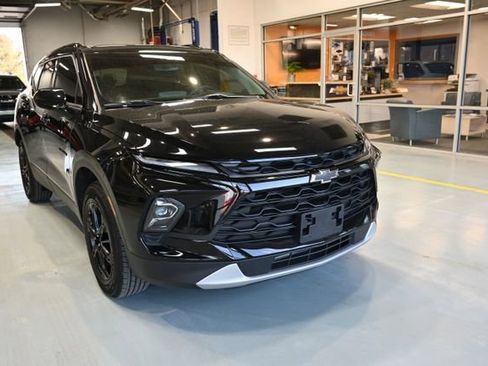 Used 2024 Chevrolet Blazer LT w/ Convenience Package image 3