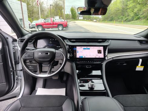 New 2026 Jeep Grand Cherokee L 4WD image 29