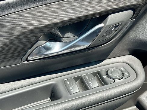 New 2024 GMC Terrain SLE w/ Driver Convenience Package FWD image 21