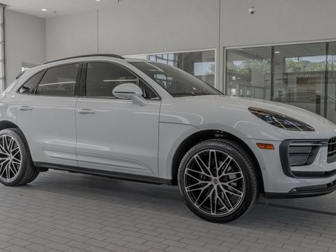Used 2023 Porsche Macan AWD/4WD image 12