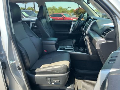 Used 2021 Toyota 4Runner SR5 Premium w/ Moonroof Package AWD/4WD image 19
