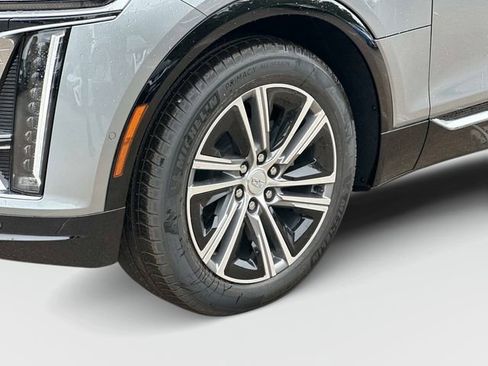 New 2026 Cadillac Lyriq Luxury w/ LPO, Floor Liner Package AWD/4WD image 17