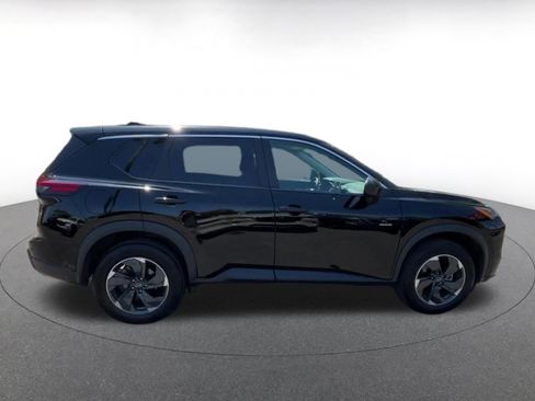 Used 2025 Nissan Rogue SV AWD/4WD image 16