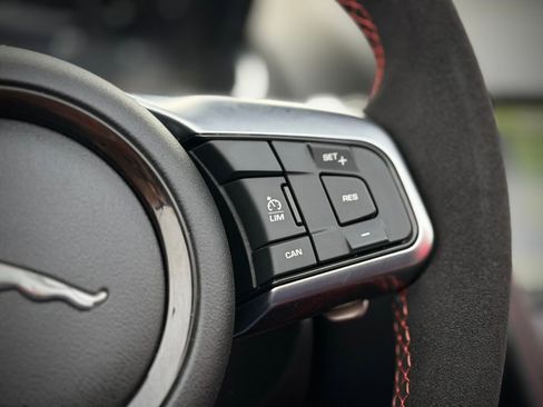 Used 2022 Jaguar F-TYPE Convertible image 23