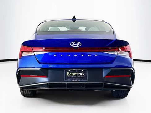 Used 2025 Hyundai Elantra SEL FWD image 7