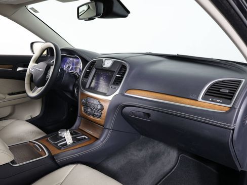 Used 2015 Chrysler 300 C Platinum w/ Harman/Kardon Audio Group AWD/4WD image 23