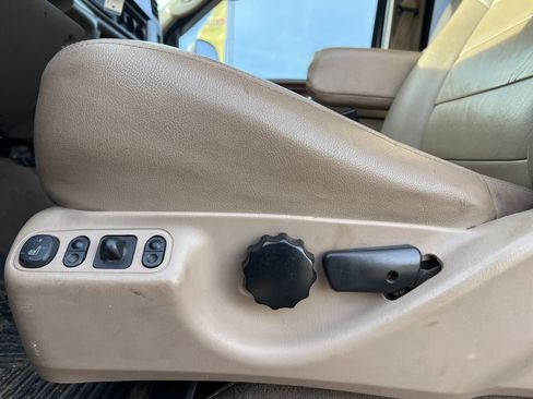 Used 2003 Ford F250 Lariat image 12