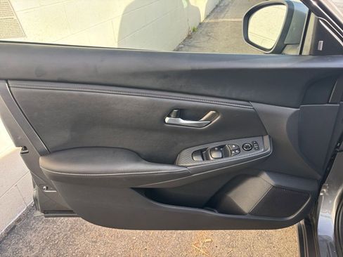 Used 2025 Nissan Sentra SV image 18