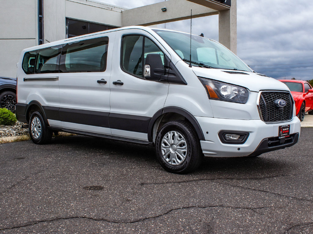Used 2025 Ford Transit 350 XLT RWD image 3