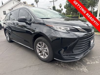 Used 2022 Toyota Sienna LE