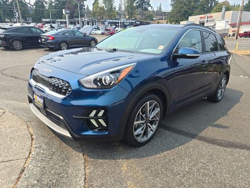 Used 2022 Kia Niro Touring Special Edition FWD image 3